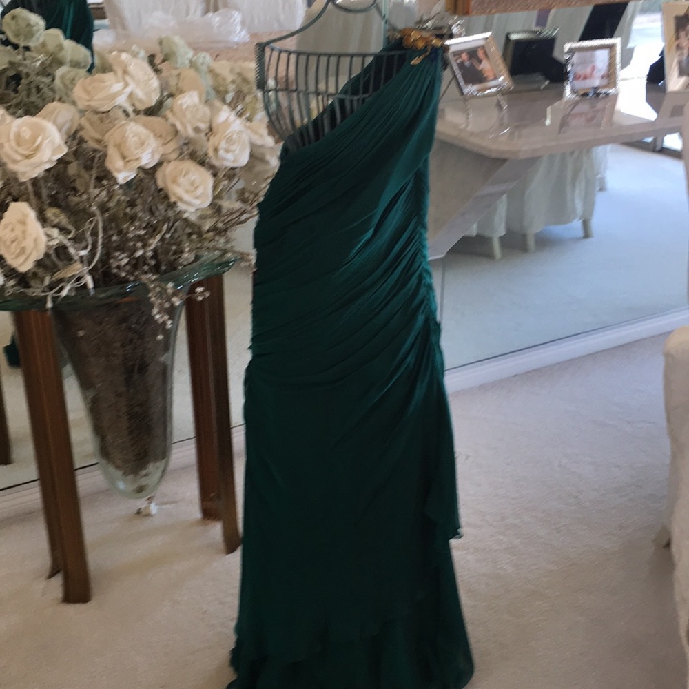 NWT Kay Unger Emerald Green One Shoulder Gown